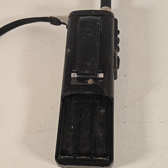 Cobra RoadTrip HH38WXST 4-Watt 40-Channel Sound Tracker Handheld CB Radio - Picture 7 of 10